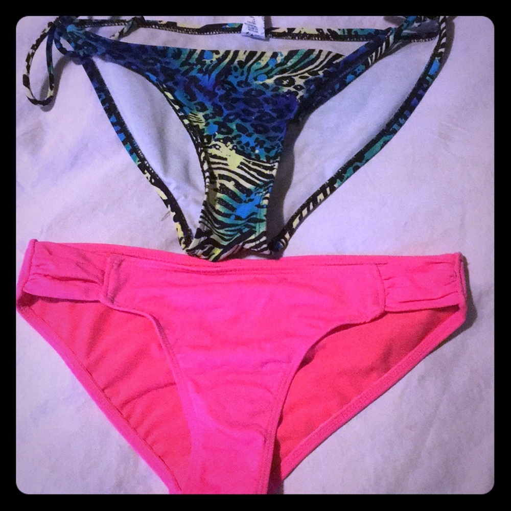 2 bikini bottoms